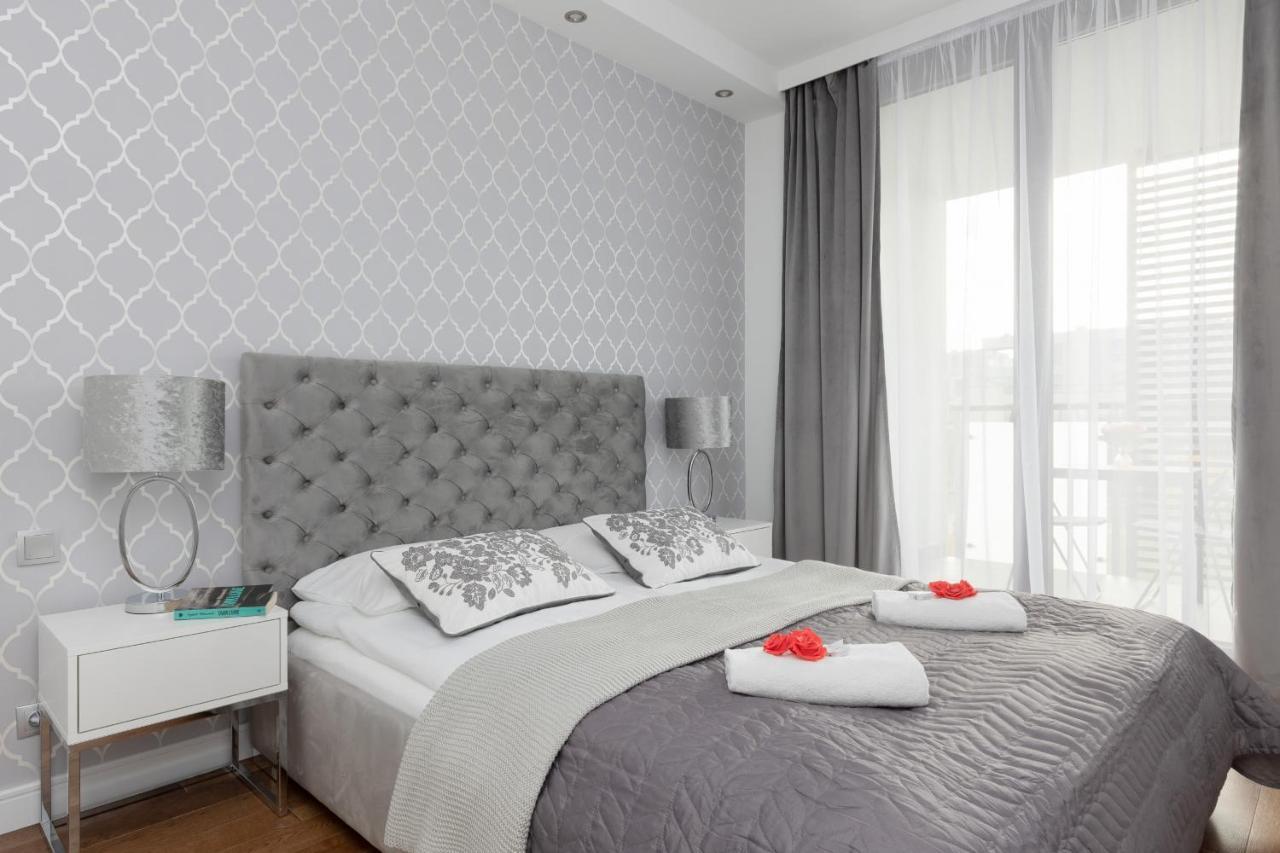 Silver By Renters Prestige *